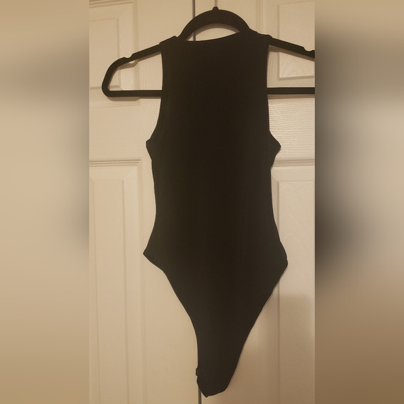 ✨️FREE with any other purchase✨️NWT Black double-layer racer bodysuit - Picture 2 of 4
